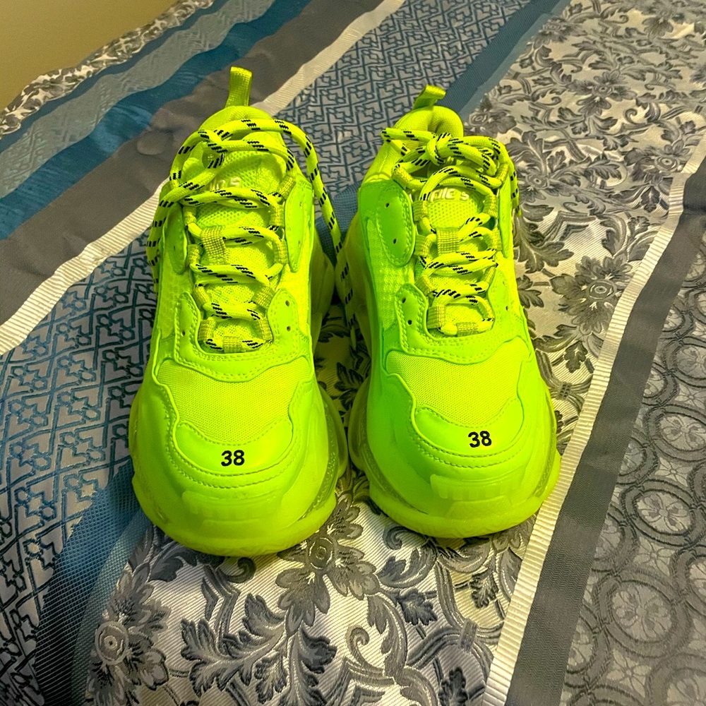 Balenciaga triple s size 38 women